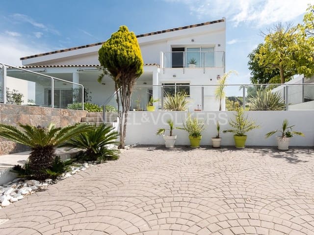 4 bedroom Villa for sale in Bétera with pool garage - € 849,000 (Ref: 8235633)