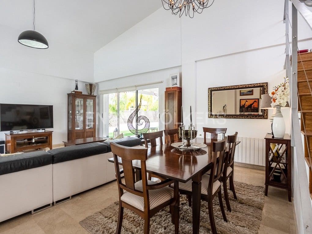 4 bedroom Villa for sale in Betera with pool garage - € 849,000 (Ref: 8235633)