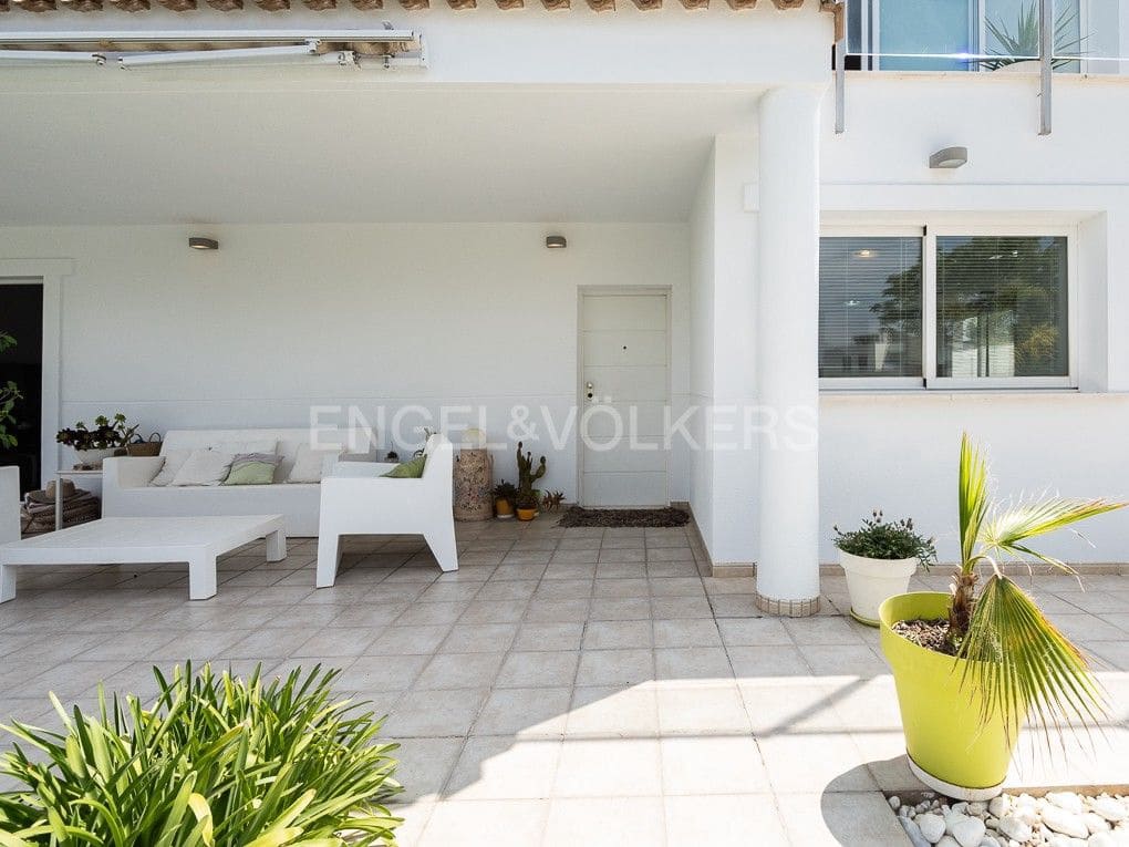 4 bedroom Villa for sale in Betera with pool garage - € 849,000 (Ref: 8235633)