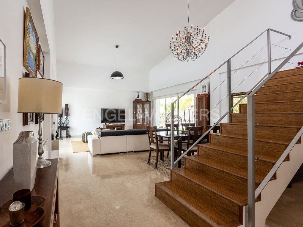 4 bedroom Villa for sale in Betera with pool garage - € 849,000 (Ref: 8235633)