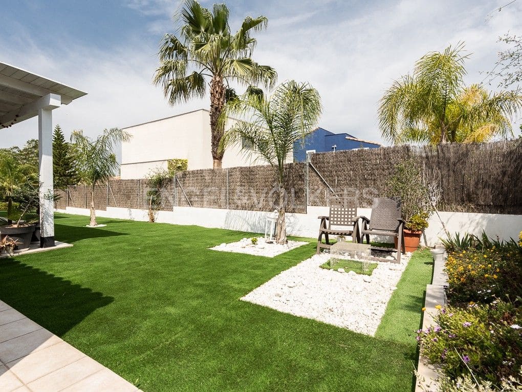 4 bedroom Villa for sale in Betera with pool garage - € 849,000 (Ref: 8235633)