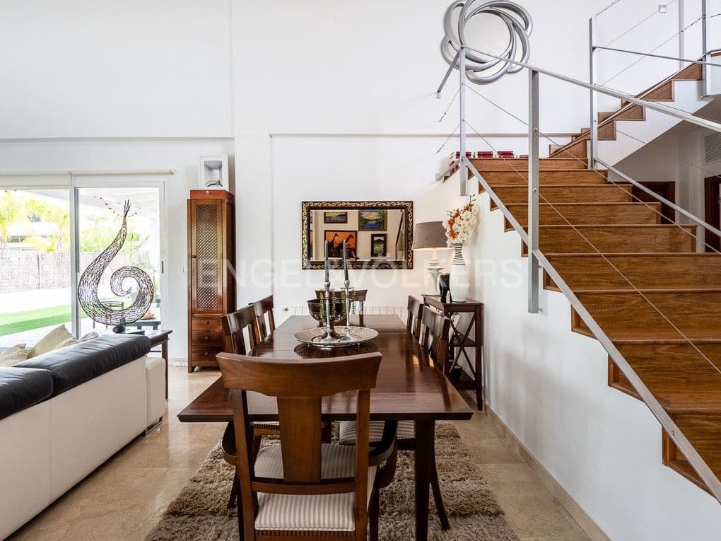 4 bedroom Villa for sale in Betera with pool garage - € 849,000 (Ref: 8235633)