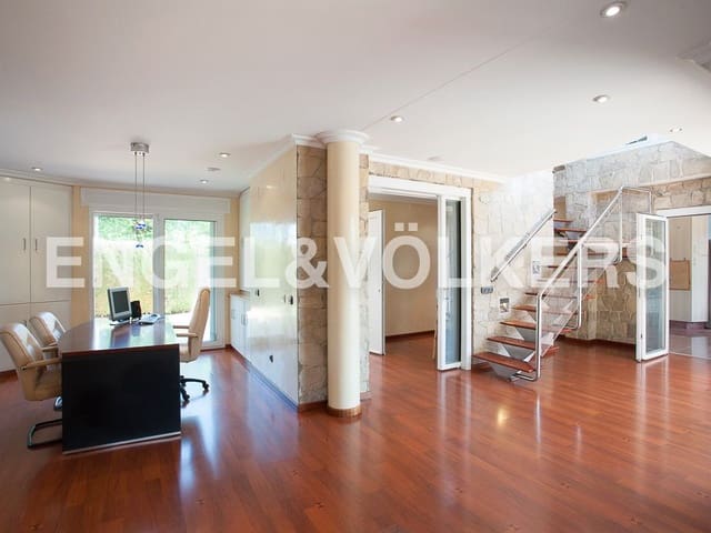 5 bedroom Villa for sale in Serra with pool garage - € 790,000 (Ref: 8235643)