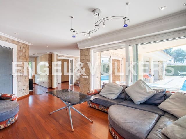 5 bedroom Villa for sale in Serra with pool garage - € 790,000 (Ref: 8235643)