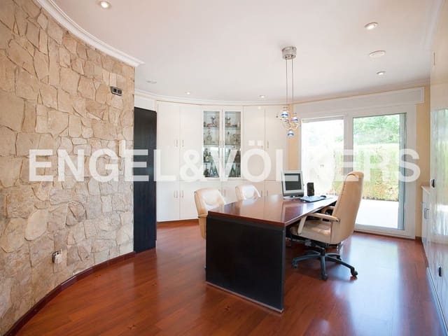 5 bedroom Villa for sale in Serra with pool garage - € 790,000 (Ref: 8235643)