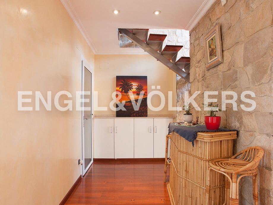 5 bedroom Villa for sale in Serra with pool garage - € 790,000 (Ref: 8235643)