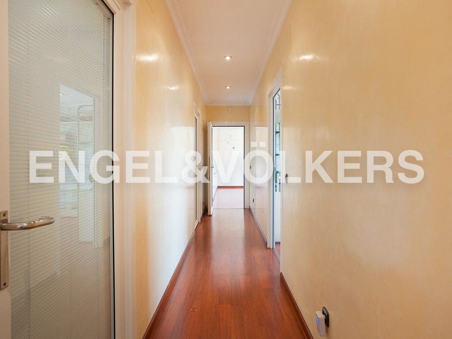 5 bedroom Villa for sale in Serra with pool garage - € 790,000 (Ref: 8235643)