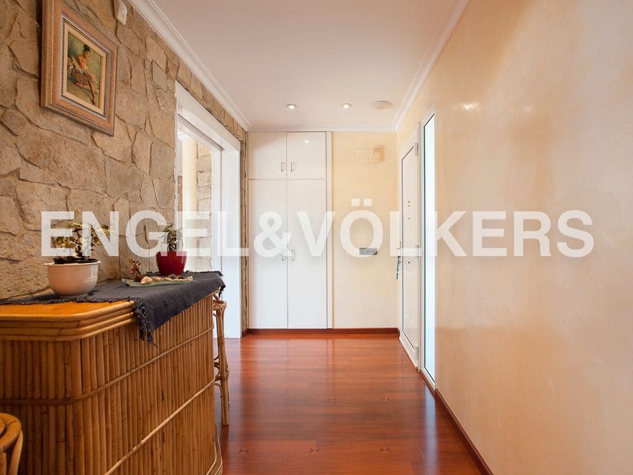 5 bedroom Villa for sale in Serra with pool garage - € 790,000 (Ref: 8235643)