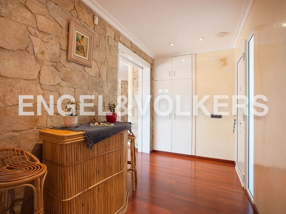 5 bedroom Villa for sale in Serra with pool garage - € 790,000 (Ref: 8235643)