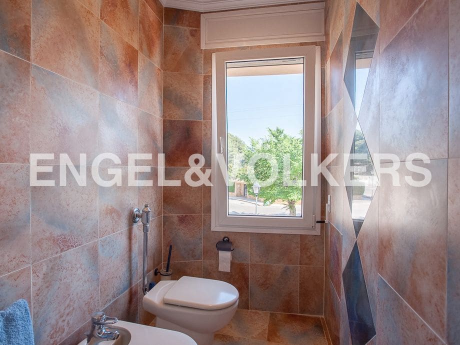 5 bedroom Villa for sale in Serra with pool garage - € 790,000 (Ref: 8235643)