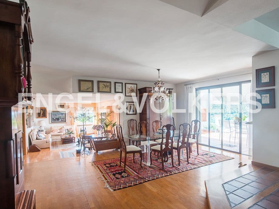 4 bedroom Villa for sale in Borriol with pool garage - € 850,000 (Ref: 8235645)
