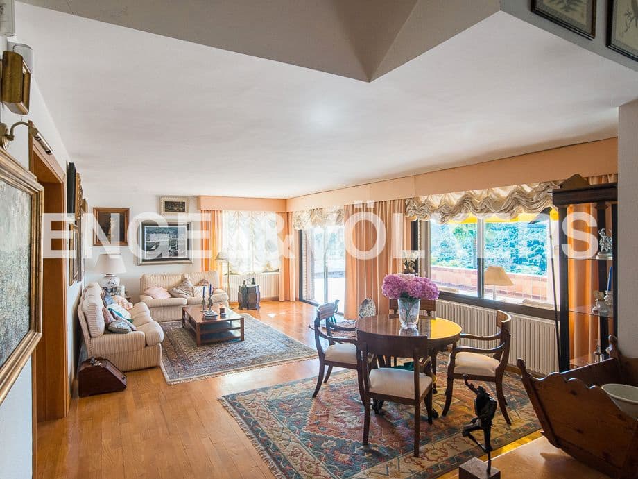4 bedroom Villa for sale in Borriol with pool garage - € 850,000 (Ref: 8235645)