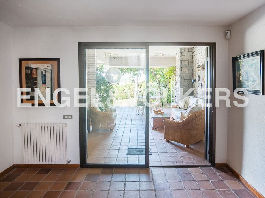 4 bedroom Villa for sale in Borriol with pool garage - € 850,000 (Ref: 8235645)