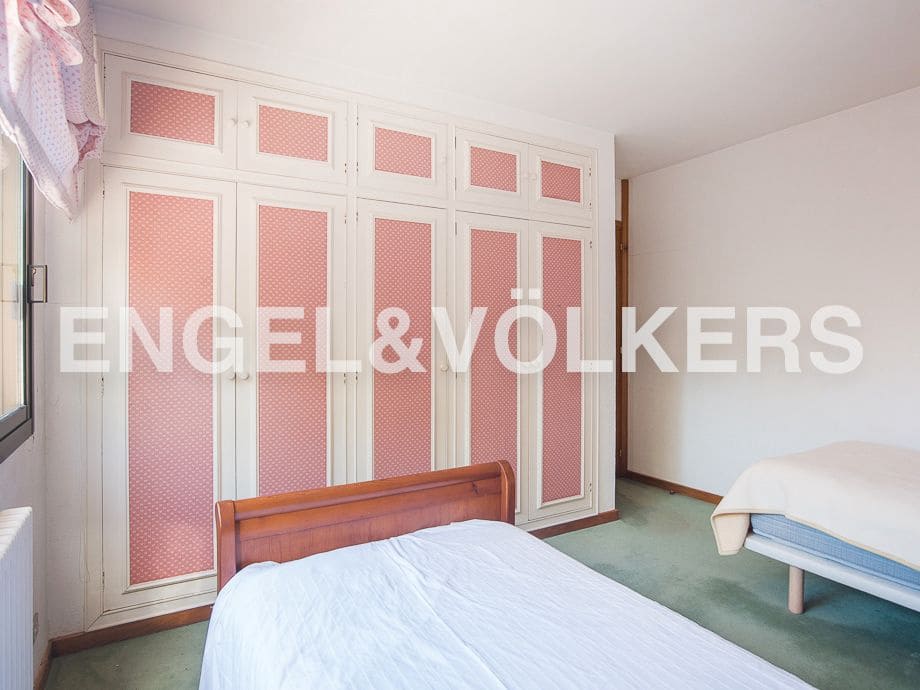 4 bedroom Villa for sale in Borriol with pool garage - € 850,000 (Ref: 8235645)