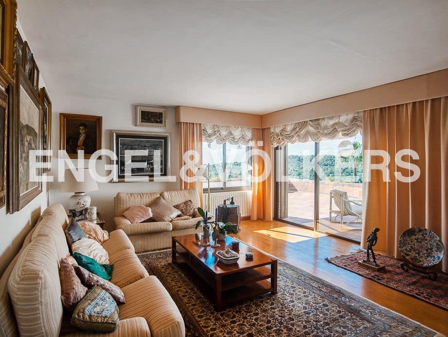 4 bedroom Villa for sale in Borriol with pool garage - € 850,000 (Ref: 8235645)