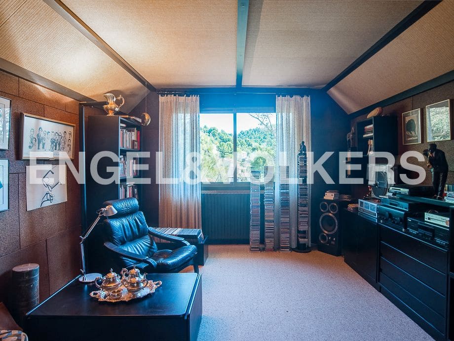 4 bedroom Villa for sale in Borriol with pool garage - € 850,000 (Ref: 8235645)