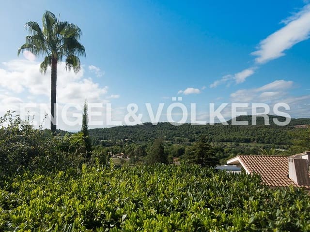 4 bedroom Villa for sale in Borriol with pool garage - € 850,000 (Ref: 8235645)