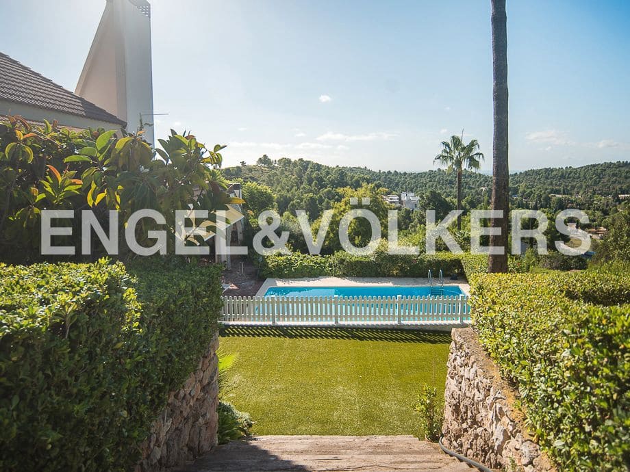 4 bedroom Villa for sale in Borriol with pool garage - € 850,000 (Ref: 8235645)