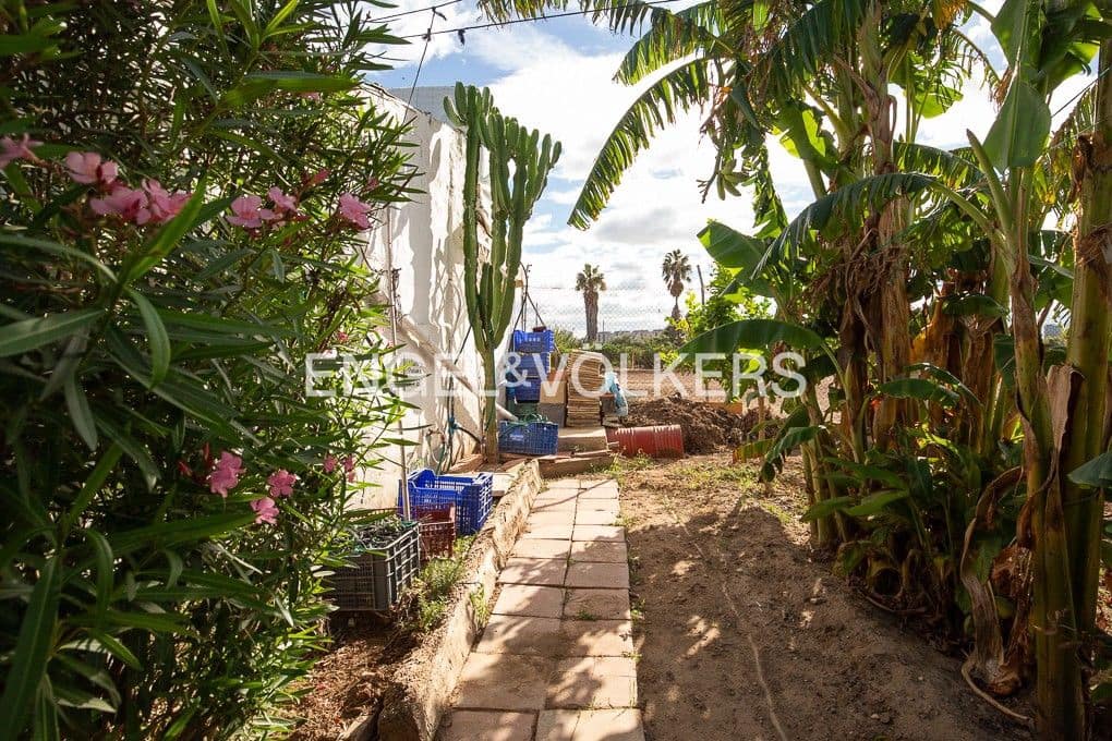 Landgrundstück zu verkaufen in Valencia Stadt - 990.000 € (Ref: 8235651)