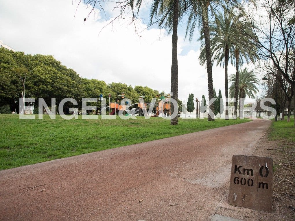 Landgrundstück zu verkaufen in Valencia Stadt - 990.000 € (Ref: 8235651)