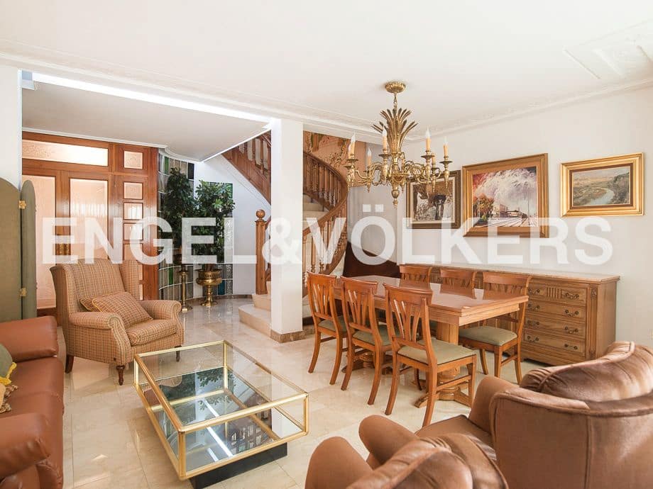 6 quarto Casa em Banda para venda em Vila-real - 370 000 € (Ref: 8237295)