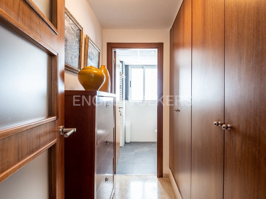 Chalet de 4 habitaciones en Bétera en alquiler con piscina garaje - 3.990 € (Ref: 8237802)