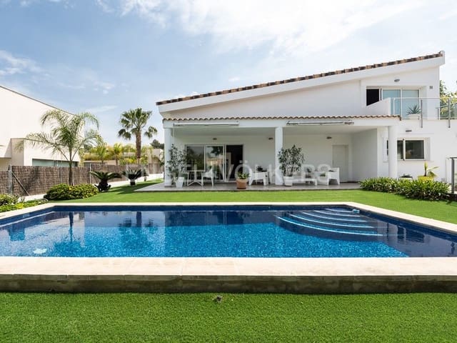 4 bedroom Villa for rent in Bétera with pool garage - € 3,990 (Ref: 8237802)