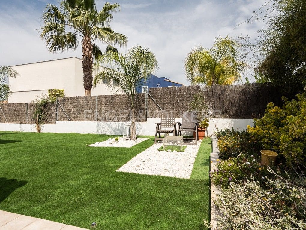 Chalet de 4 habitaciones en Bétera en alquiler con piscina garaje - 3.990 € (Ref: 8237802)