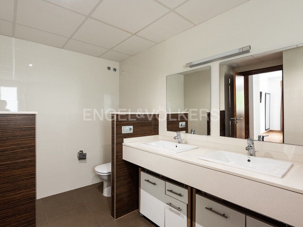 Chalet de 4 habitaciones en Bétera en alquiler con piscina garaje - 3.990 € (Ref: 8237802)