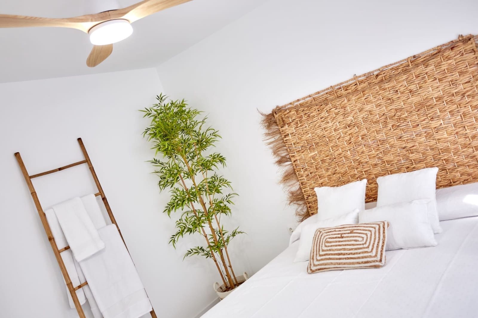 Apartamento Playa de 2 habitaciones en València ciudad en alquiler - 3.500 € (Ref: 8237923)