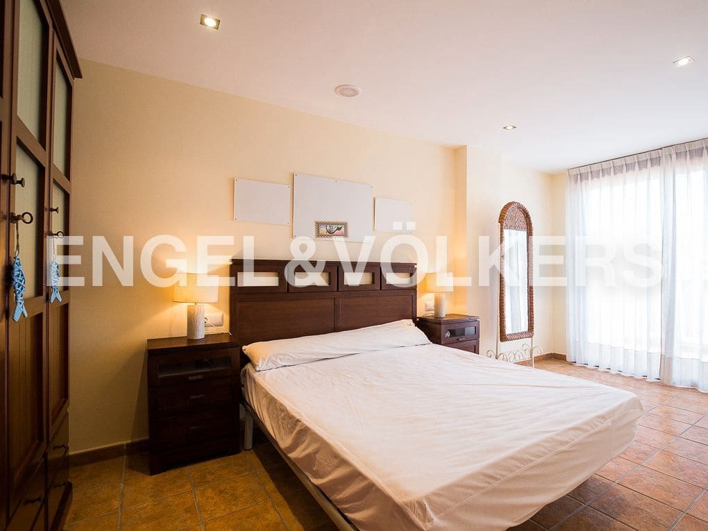 5 bedroom Villa for rent in Cullera with pool garage - € 6,000 (Ref: 8237980)