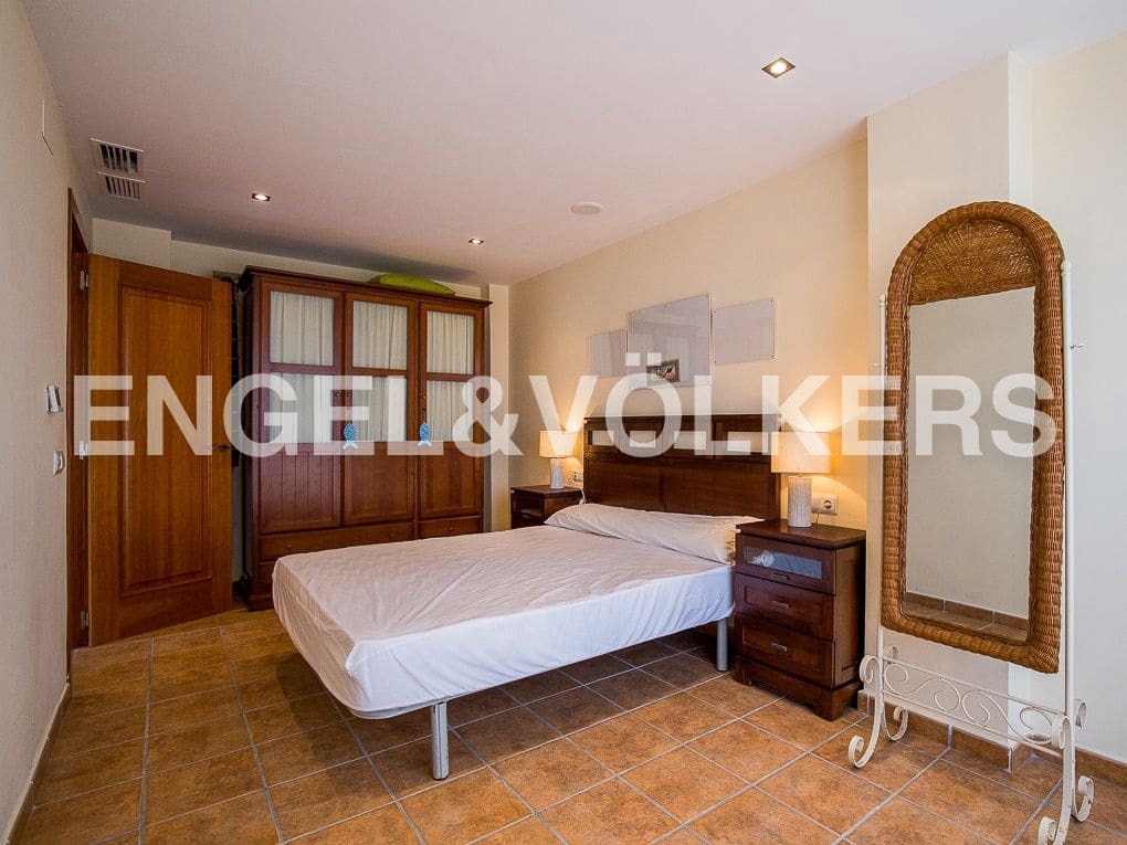 5 bedroom Villa for rent in Cullera with pool garage - € 6,000 (Ref: 8237980)