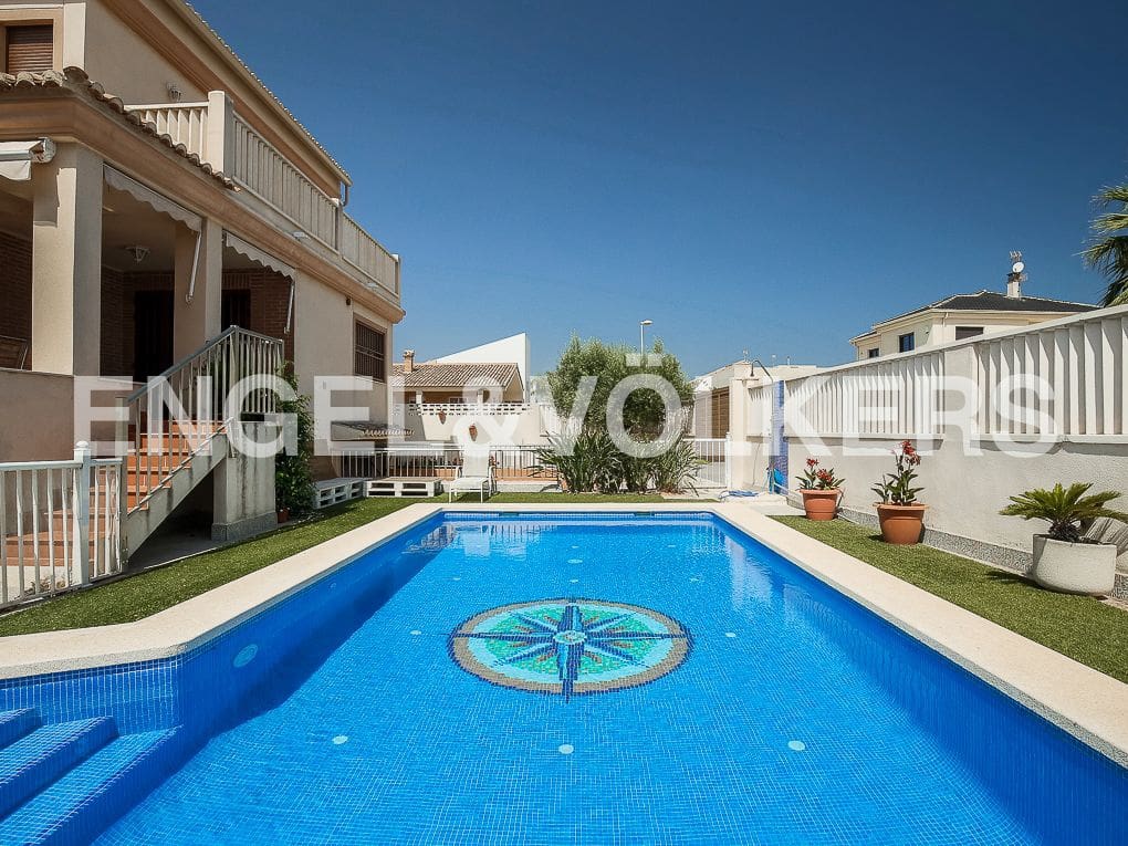5 bedroom Villa for rent in Cullera with pool garage - € 6,000 (Ref: 8237980)