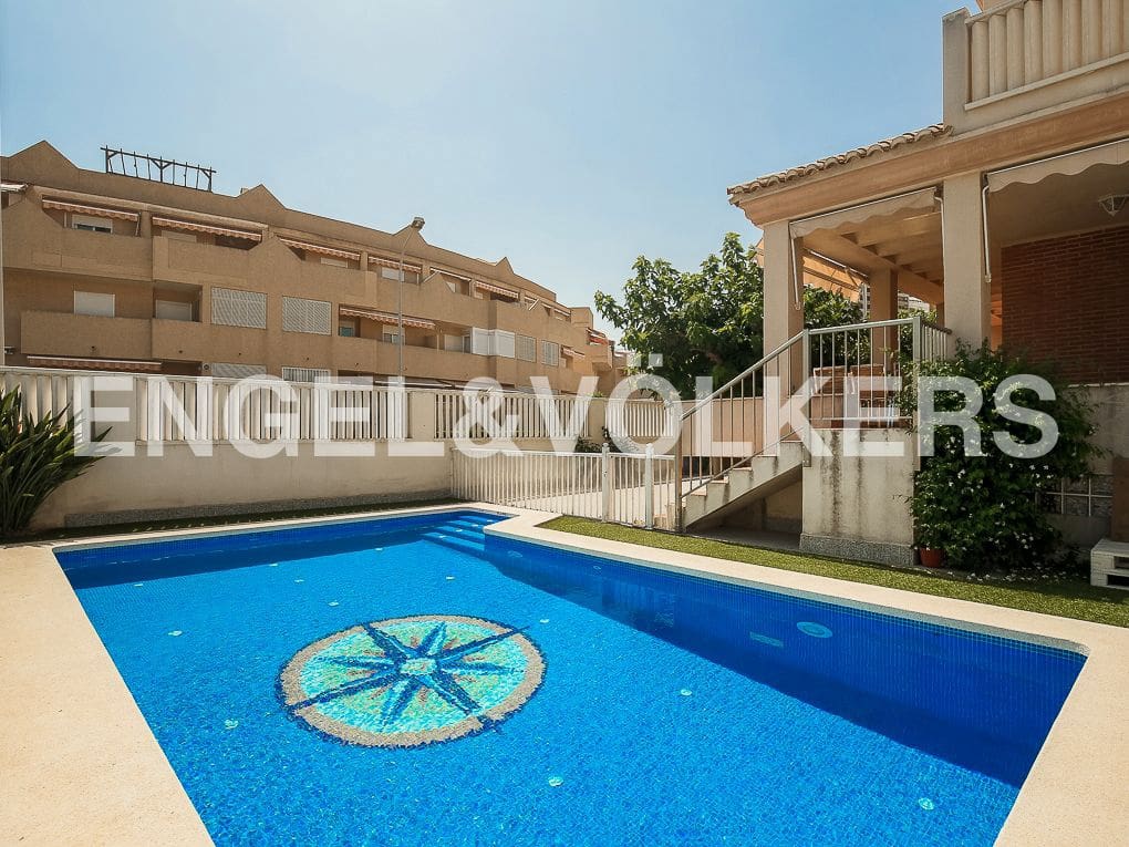 5 bedroom Villa for rent in Cullera with pool garage - € 6,000 (Ref: 8237980)