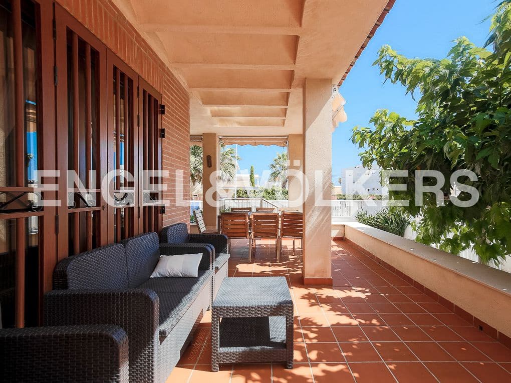 5 bedroom Villa for rent in Cullera with pool garage - € 6,000 (Ref: 8237980)