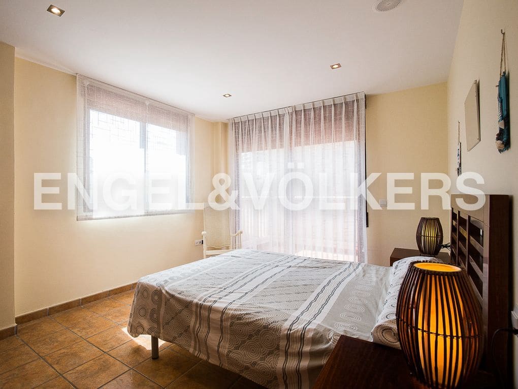 5 bedroom Villa for rent in Cullera with pool garage - € 6,000 (Ref: 8237980)