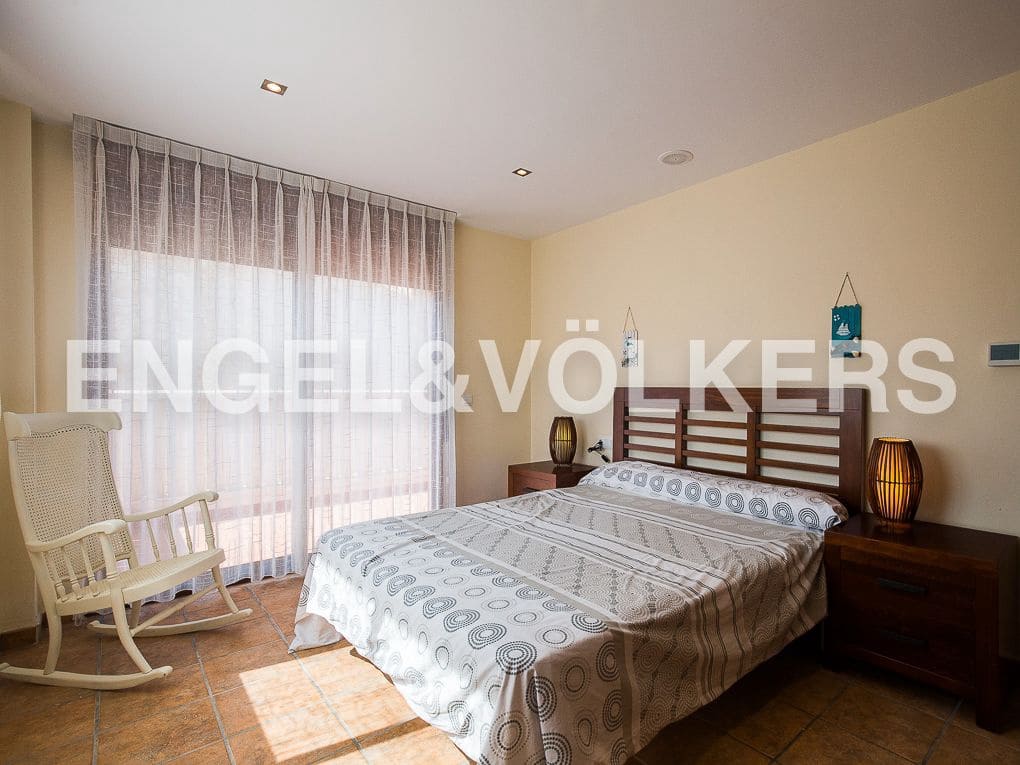 5 bedroom Villa for rent in Cullera with pool garage - € 6,000 (Ref: 8237980)