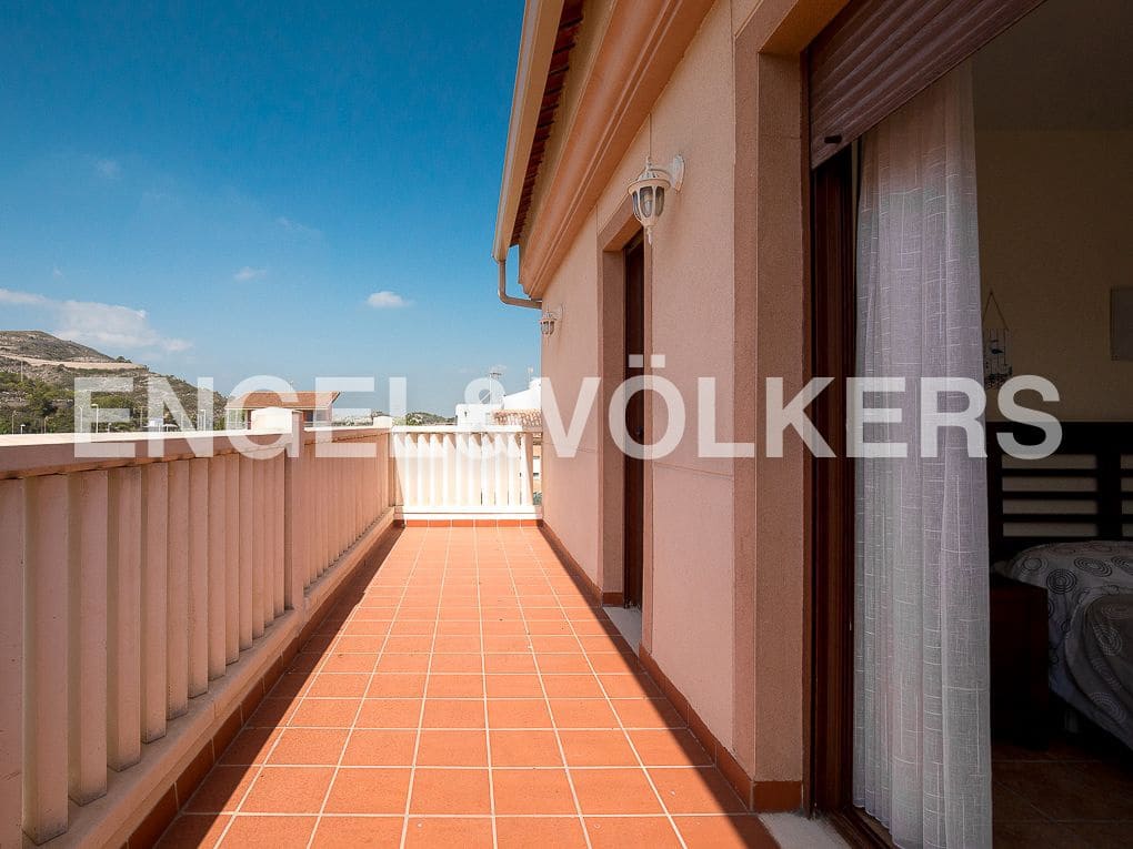 5 bedroom Villa for rent in Cullera with pool garage - € 6,000 (Ref: 8237980)