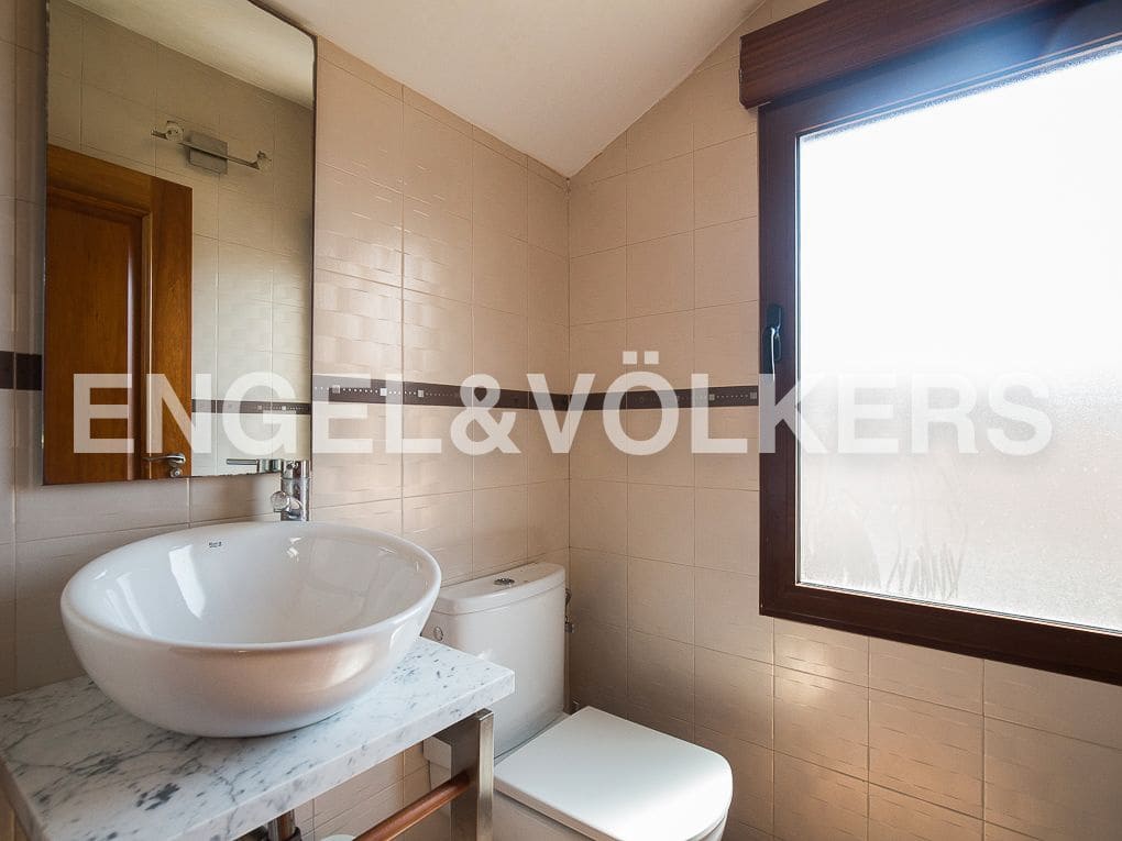 5 bedroom Villa for rent in Cullera with pool garage - € 6,000 (Ref: 8237980)