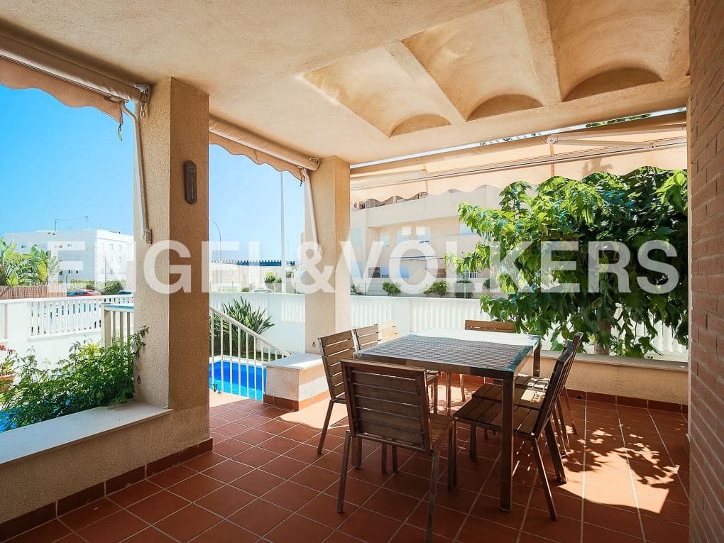 5 bedroom Villa for rent in Cullera with pool garage - € 6,000 (Ref: 8237980)