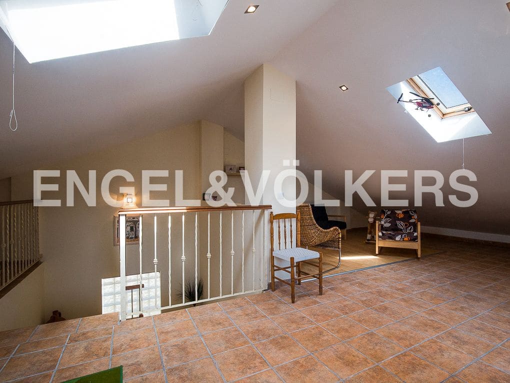 5 bedroom Villa for rent in Cullera with pool garage - € 6,000 (Ref: 8237980)