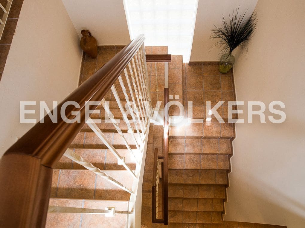 5 bedroom Villa for rent in Cullera with pool garage - € 6,000 (Ref: 8237980)