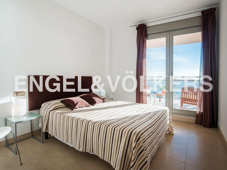 2 bedroom Apartment for rent in Oropesa  with pool garage - € 2,000 (Ref: 8237985)
