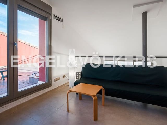 2 bedroom Apartment for rent in Oropesa  with pool garage - € 2,000 (Ref: 8237985)