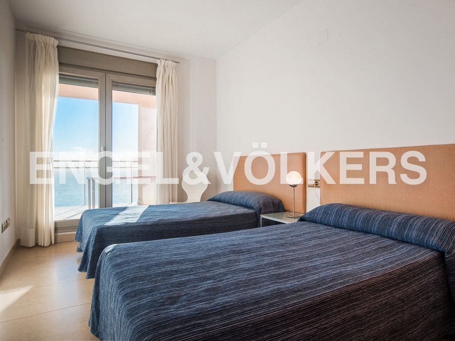 2 bedroom Apartment for rent in Oropesa  with pool garage - € 2,000 (Ref: 8237985)