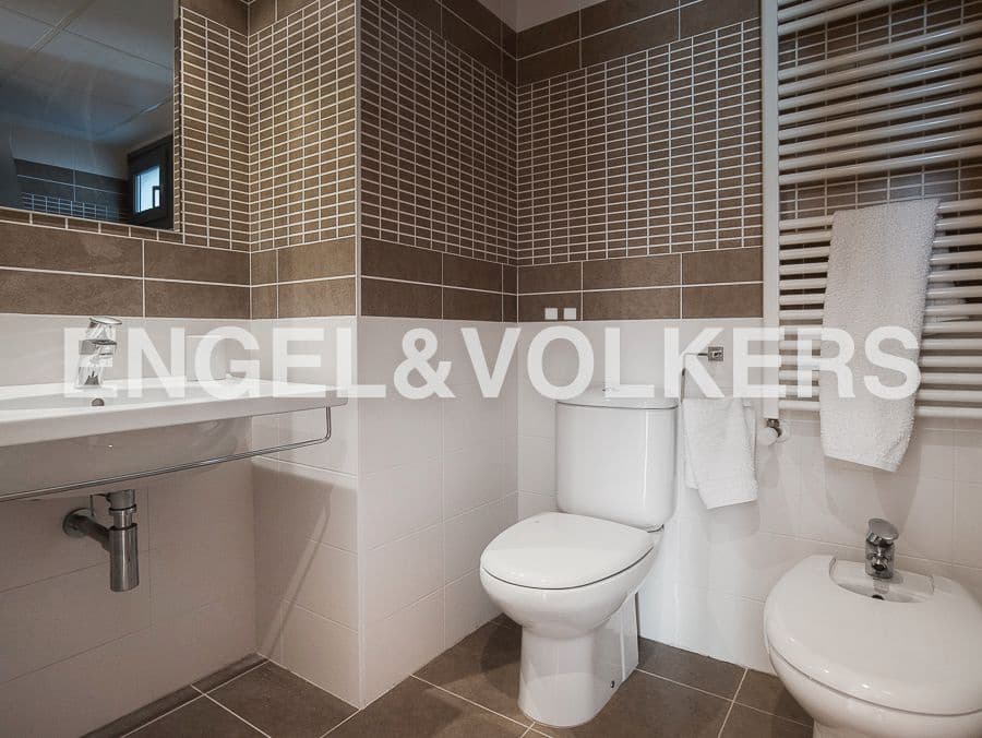 2 bedroom Apartment for rent in Oropesa  with pool garage - € 2,000 (Ref: 8237985)