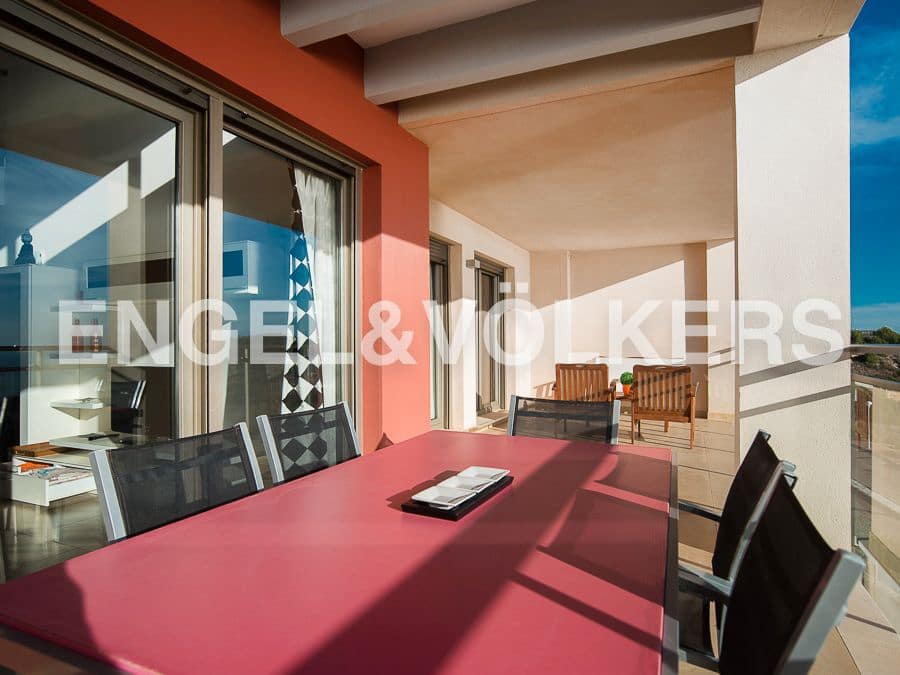 2 bedroom Apartment for rent in Oropesa  with pool garage - € 2,000 (Ref: 8237985)