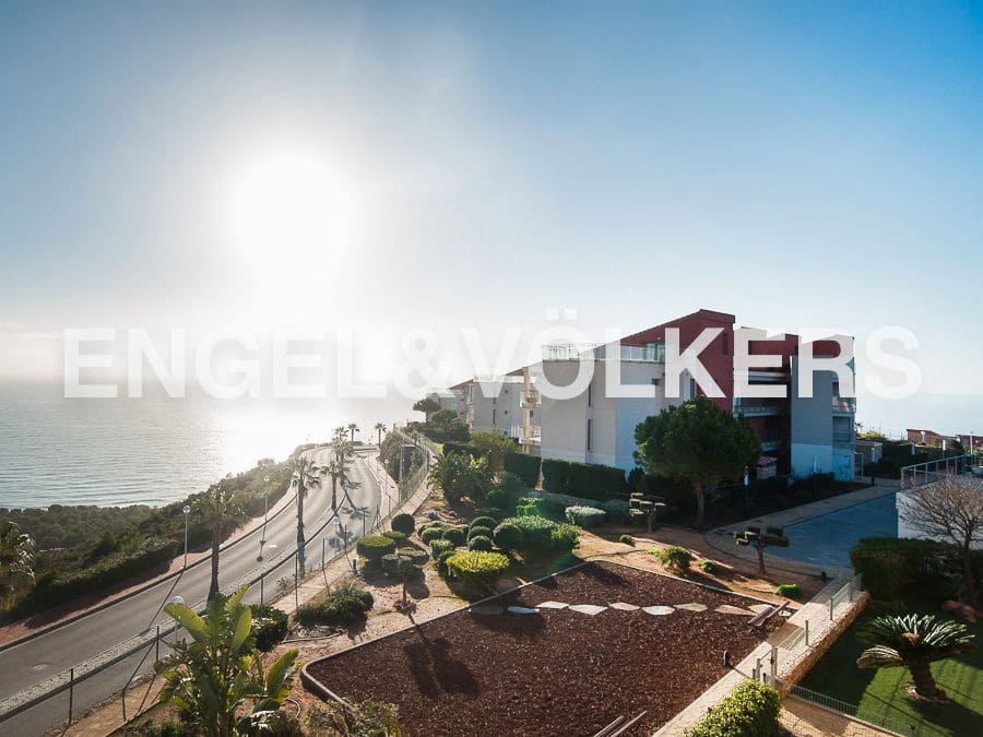 2 bedroom Apartment for rent in Oropesa  with pool garage - € 2,000 (Ref: 8237985)