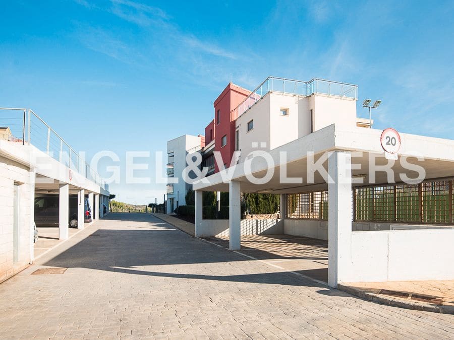 2 bedroom Apartment for rent in Oropesa  with pool garage - € 2,000 (Ref: 8237985)