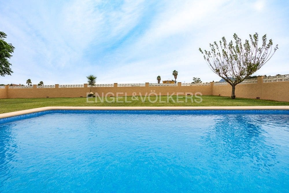 3 slaapkamer Villa te huur in Denia met zwembad garage - € 4.700 (Ref: 8238014)